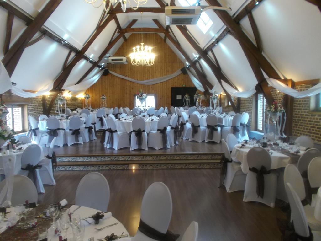 Hotel Le Domaine Des Cigognes Ennevelin Esterno foto