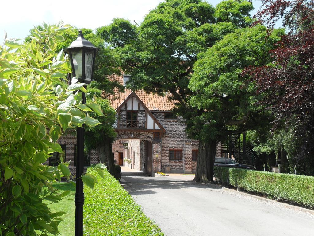 Hotel Le Domaine Des Cigognes Ennevelin Esterno foto