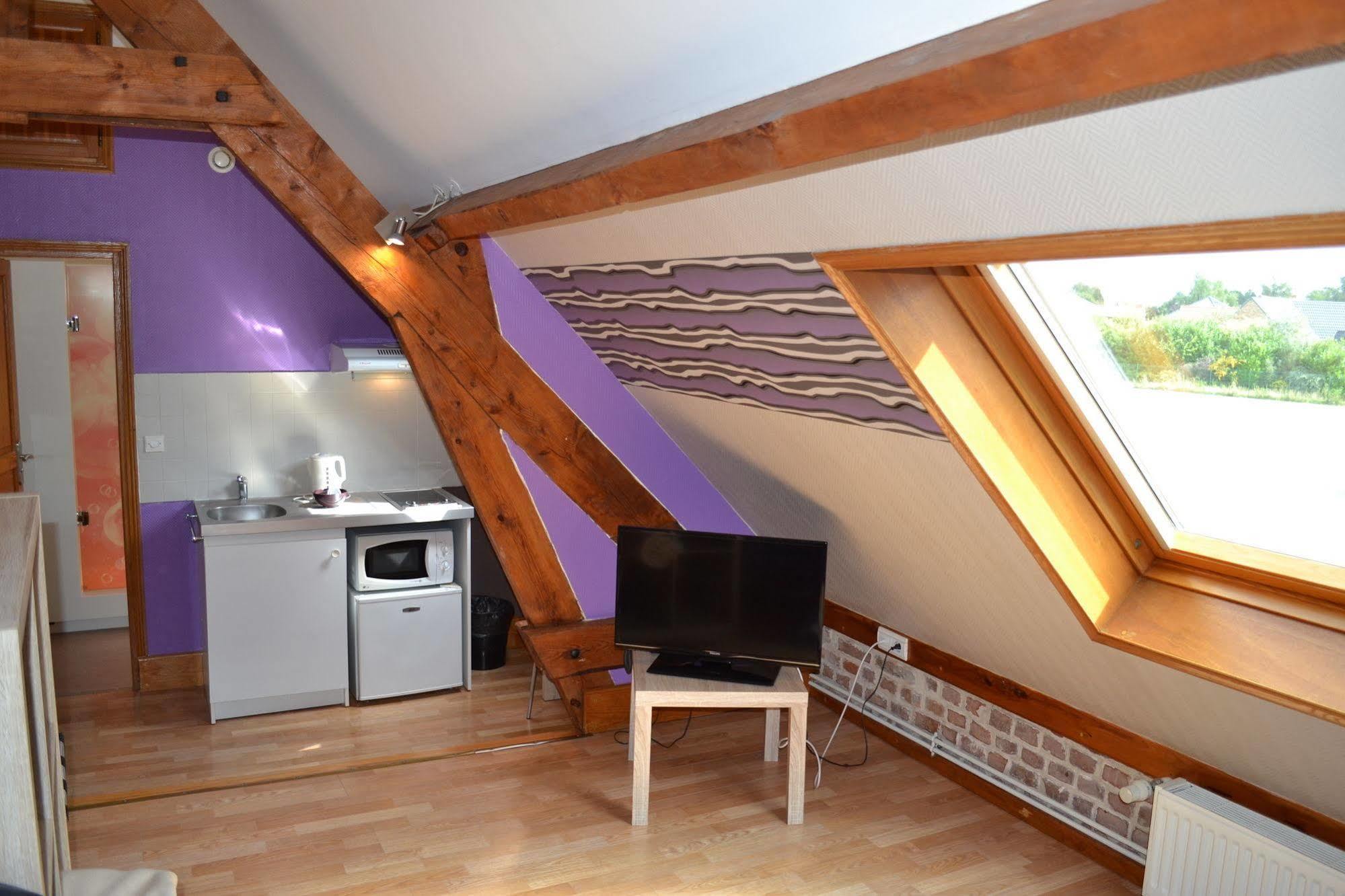 Hotel Le Domaine Des Cigognes Ennevelin Esterno foto