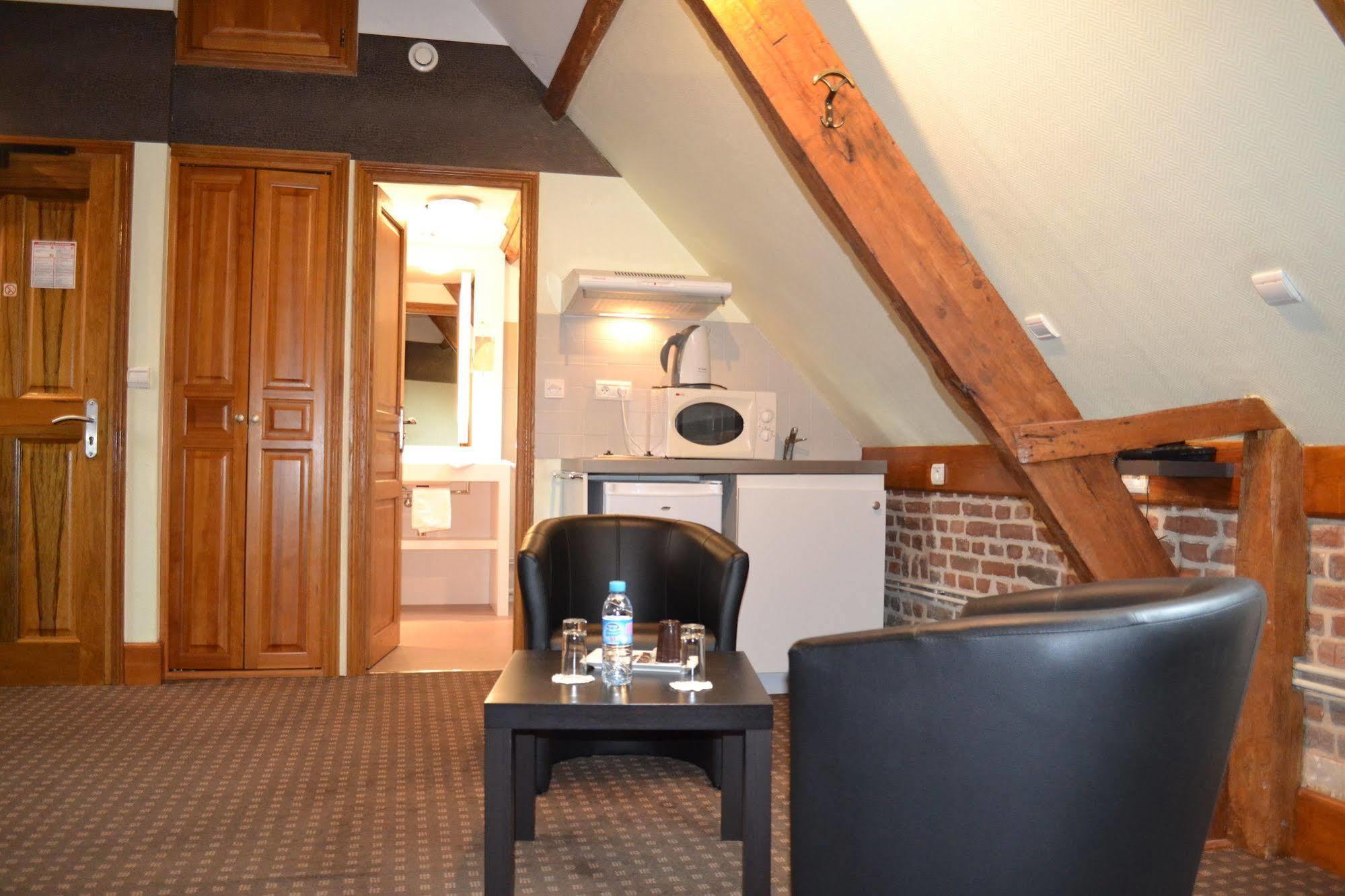 Hotel Le Domaine Des Cigognes Ennevelin Esterno foto