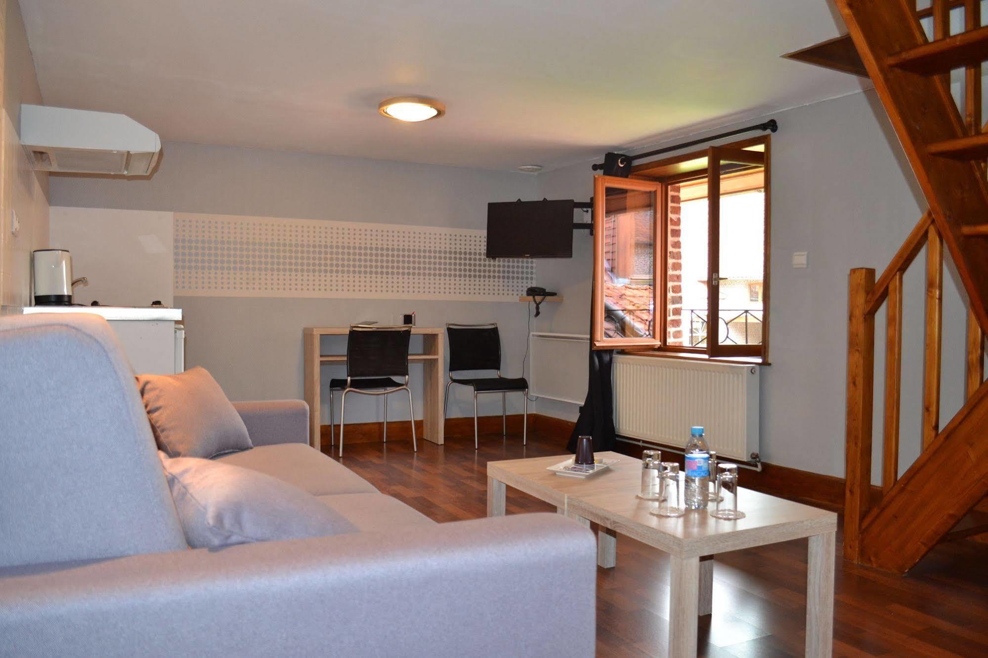 Hotel Le Domaine Des Cigognes Ennevelin Esterno foto