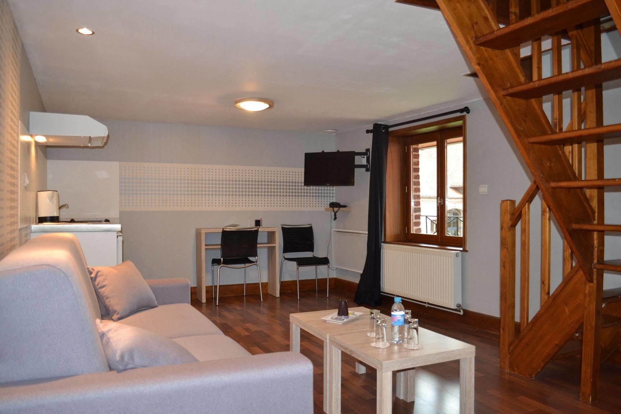 Hotel Le Domaine Des Cigognes Ennevelin Esterno foto