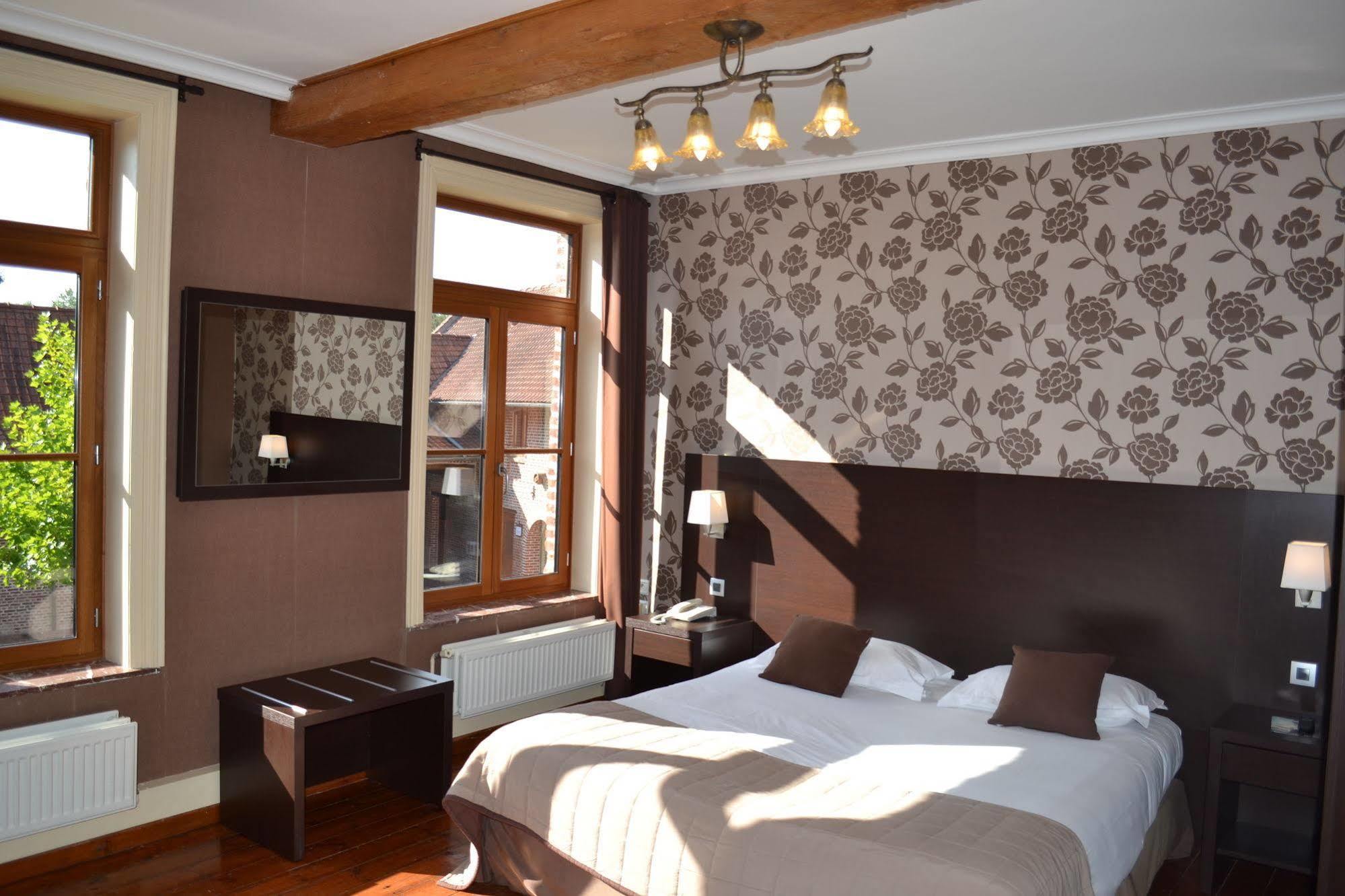 Hotel Le Domaine Des Cigognes Ennevelin Esterno foto